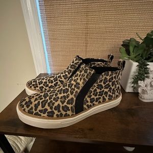 Tom's Leopard Print Bootie (Never worn)